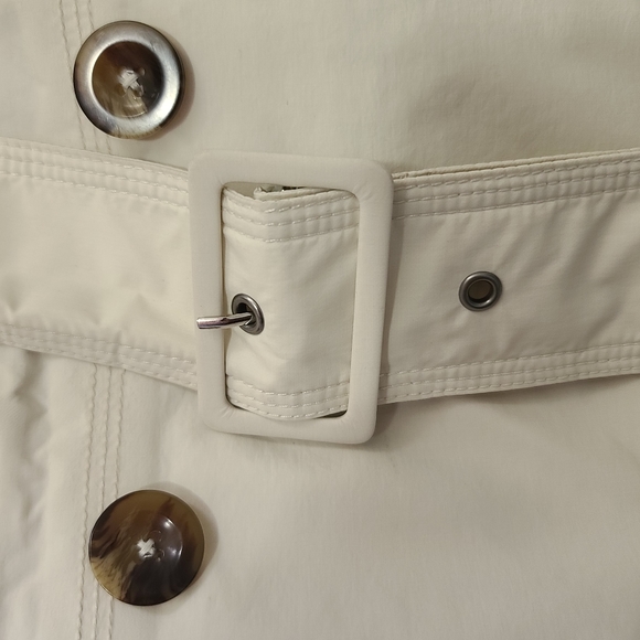 The North Face Cream HyVent Waterproof Trench Coat - Picture 6 of 16